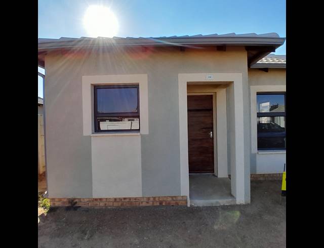 2 BEDROOM FREEHOLD FOR SALE IN NEW MODDER